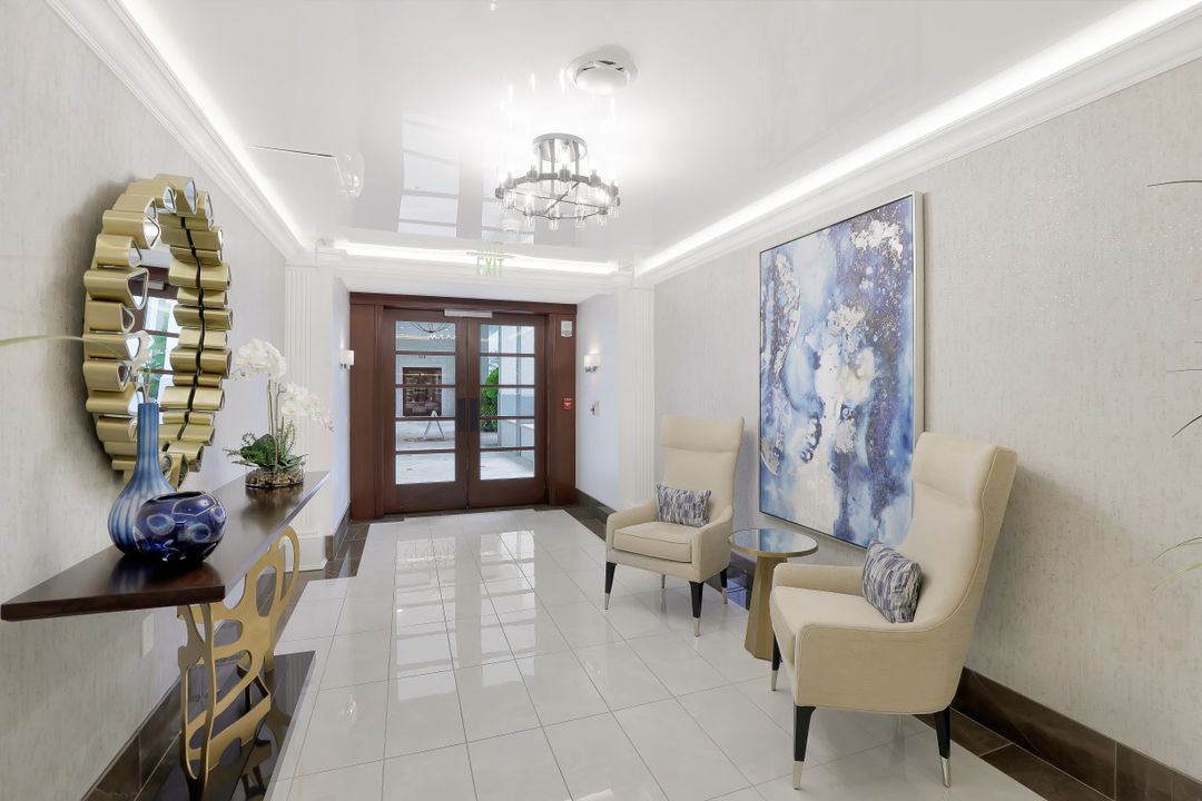 295 Grande Way #2, Naples, FL 34110