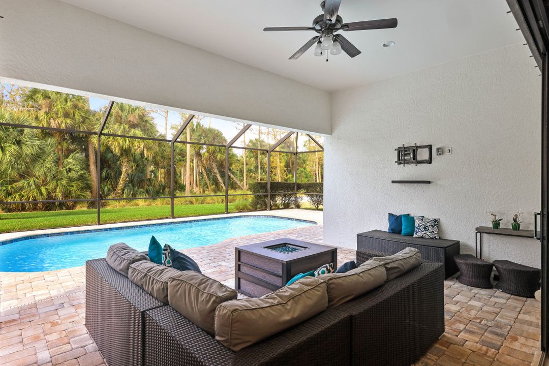 9431 Greyhawk Trl, Naples, FL 34120