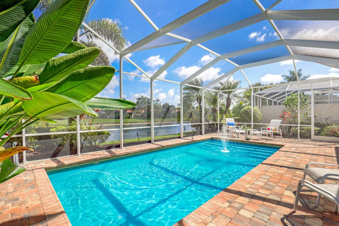 4000 Isla Ciudad Ct, Naples, FL 34109