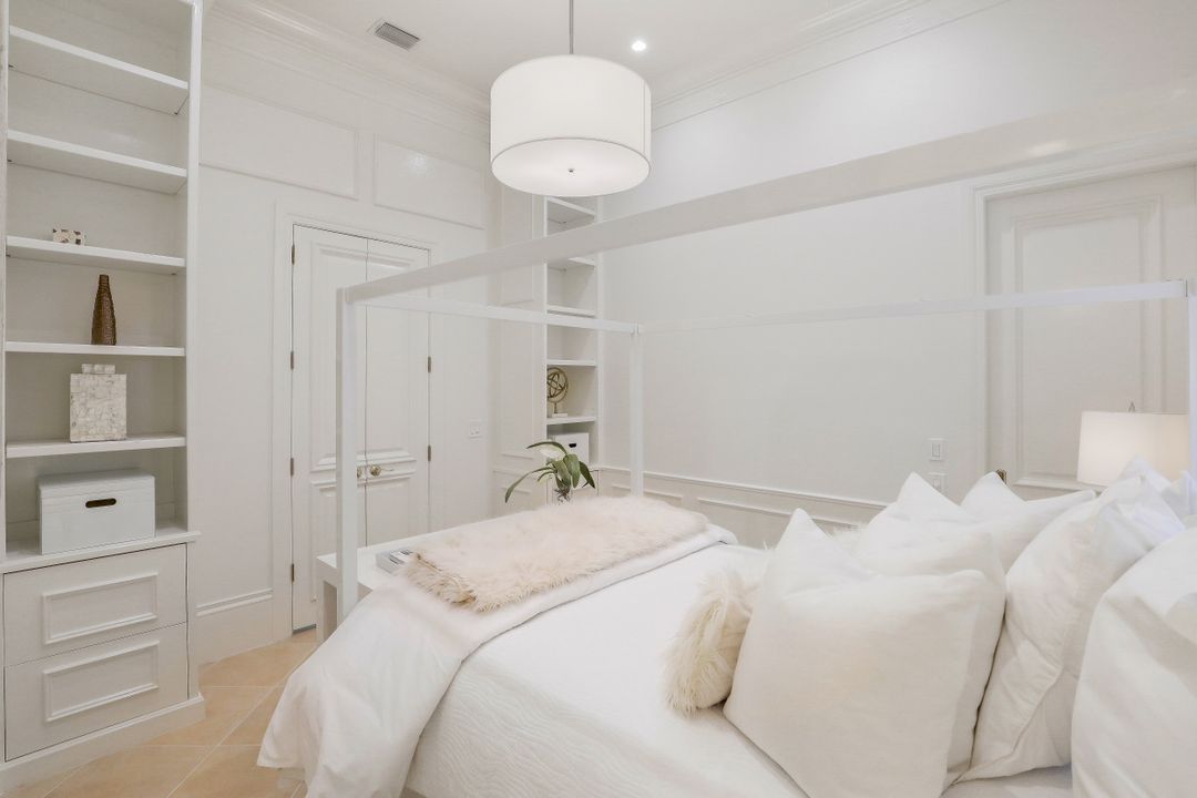 15655 Villoresi Way, Naples, FL 34110