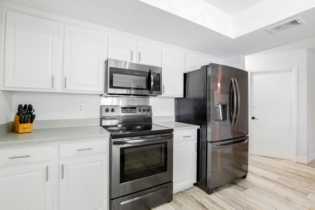 432 Mohawk Pkwy, Cape Coral, FL 33914