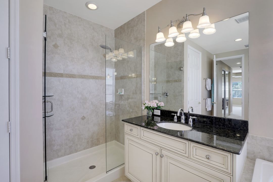 10106 Mimosa Silk Dr, Fort Myers, FL 33913