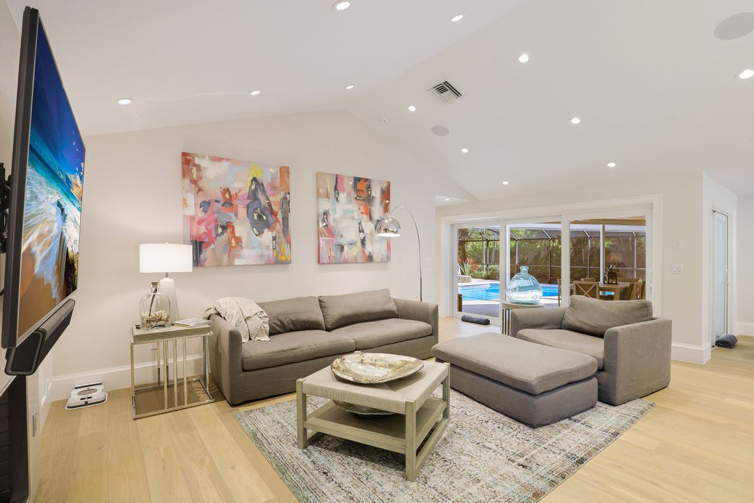 549 Neapolitan Way, Naples, FL 34103