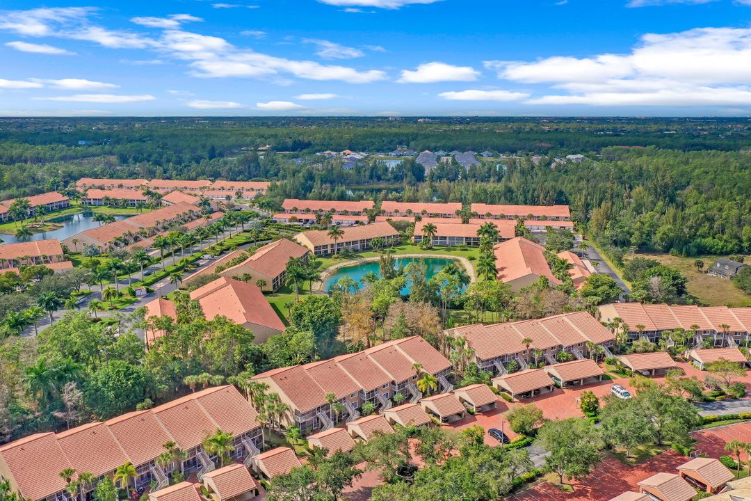 2305 Hidden Lake Dr #4, Naples, FL 34112