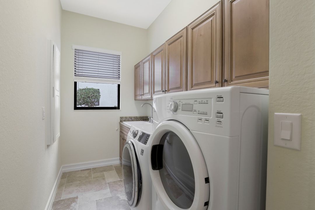 3400 Runaway Ln, Naples, FL 34114