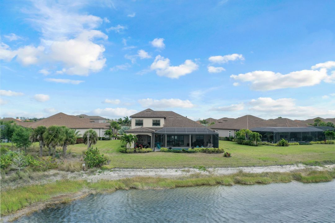 9004 Sorreno Ct, Naples, FL 34119