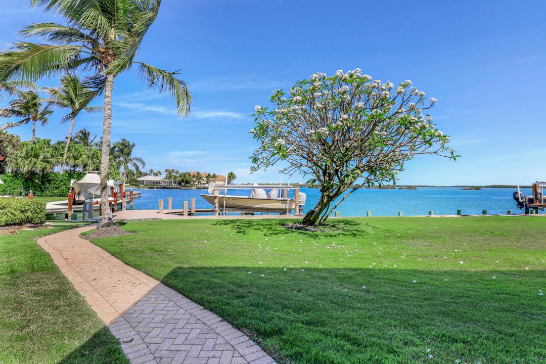 1011 Pettit Ct, Marco Island, FL 34145