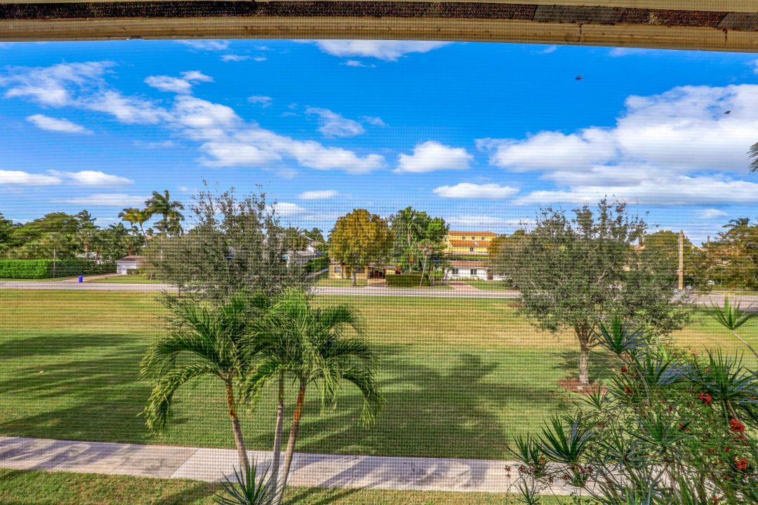 746 Broad Ave S, Naples, FL 34102