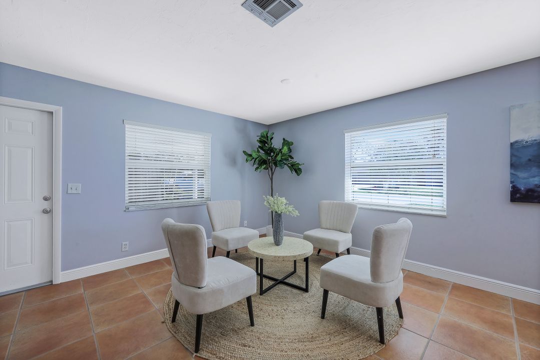 1239 Cooper Dr, Naples, FL 34103