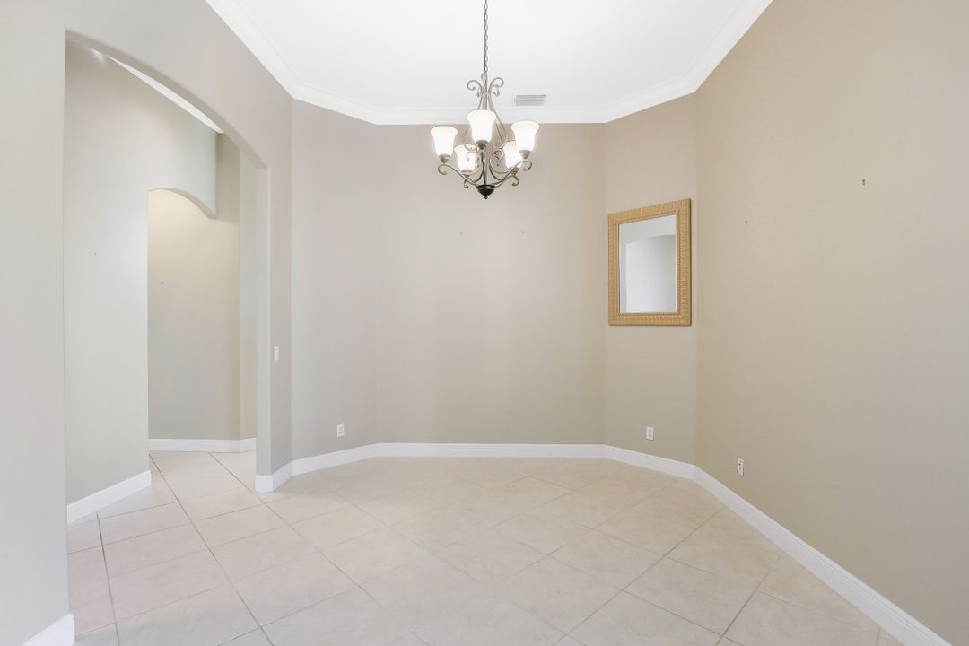 3304 Potomac Ct, Naples, FL 34120