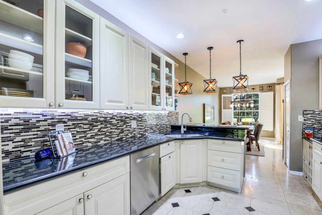 2180 Arielle Dr #804, Naples, FL 34109