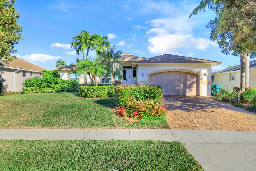 841 Seagrape Dr, Marco Island, FL 34145