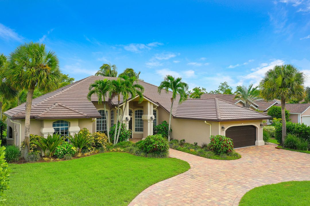 1905 Fairfax Cir, Naples, FL 34109