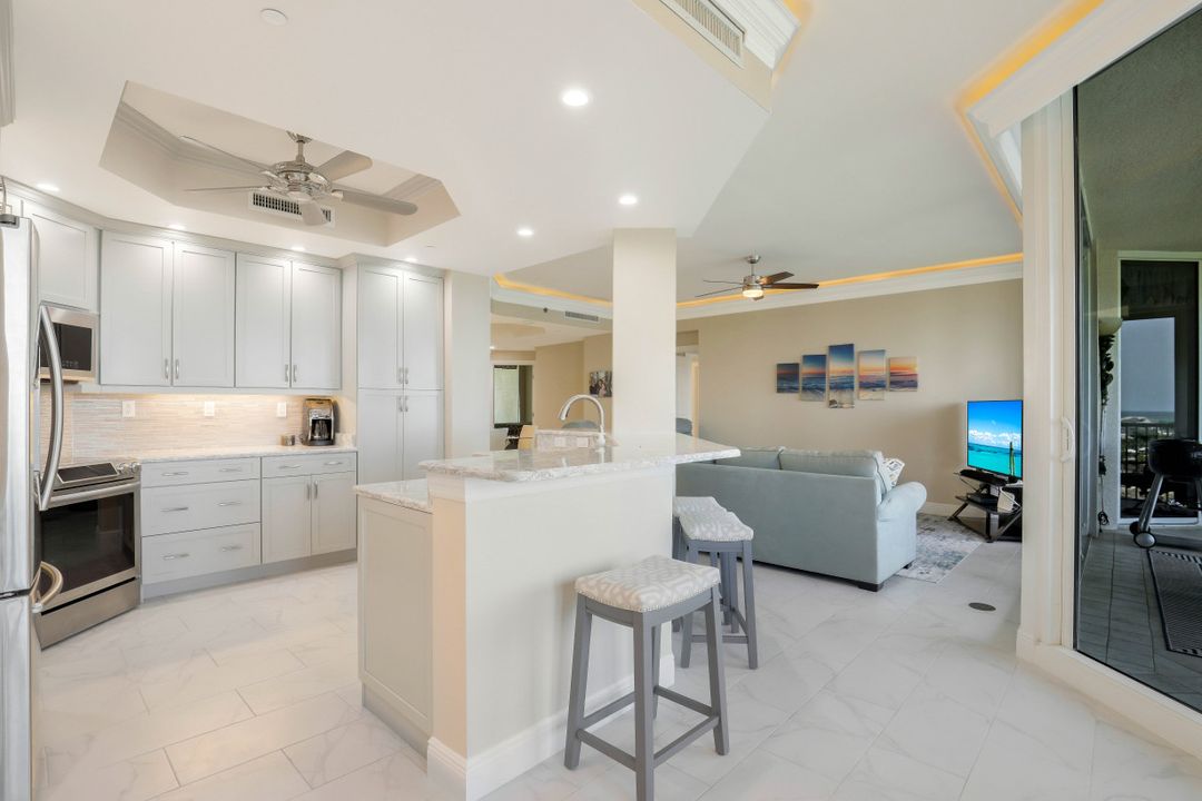 4192 Bay Beach Ln #875, Fort Myers Beach, FL 33931