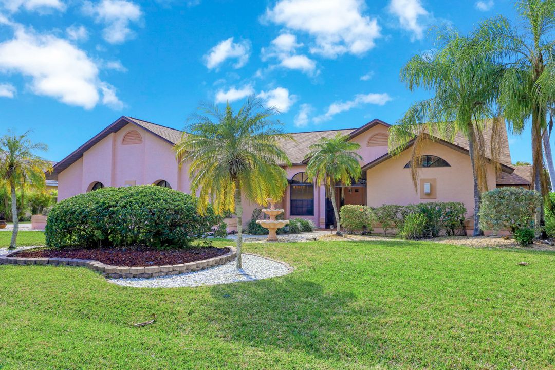 5208 SW 9th Pl, Cape Coral, FL 33914