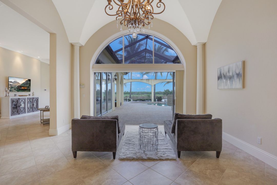 8560 Bellagio Dr, Naples, FL 34114