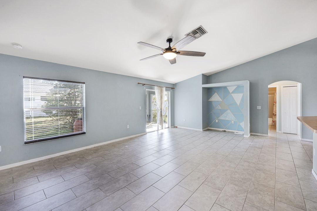 15736 Sunny Crest Ln, Fort Myers, FL 33905