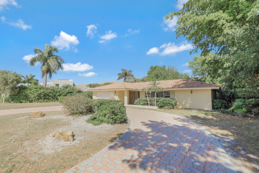 3840 Crayton Rd, Naples, FL 34103