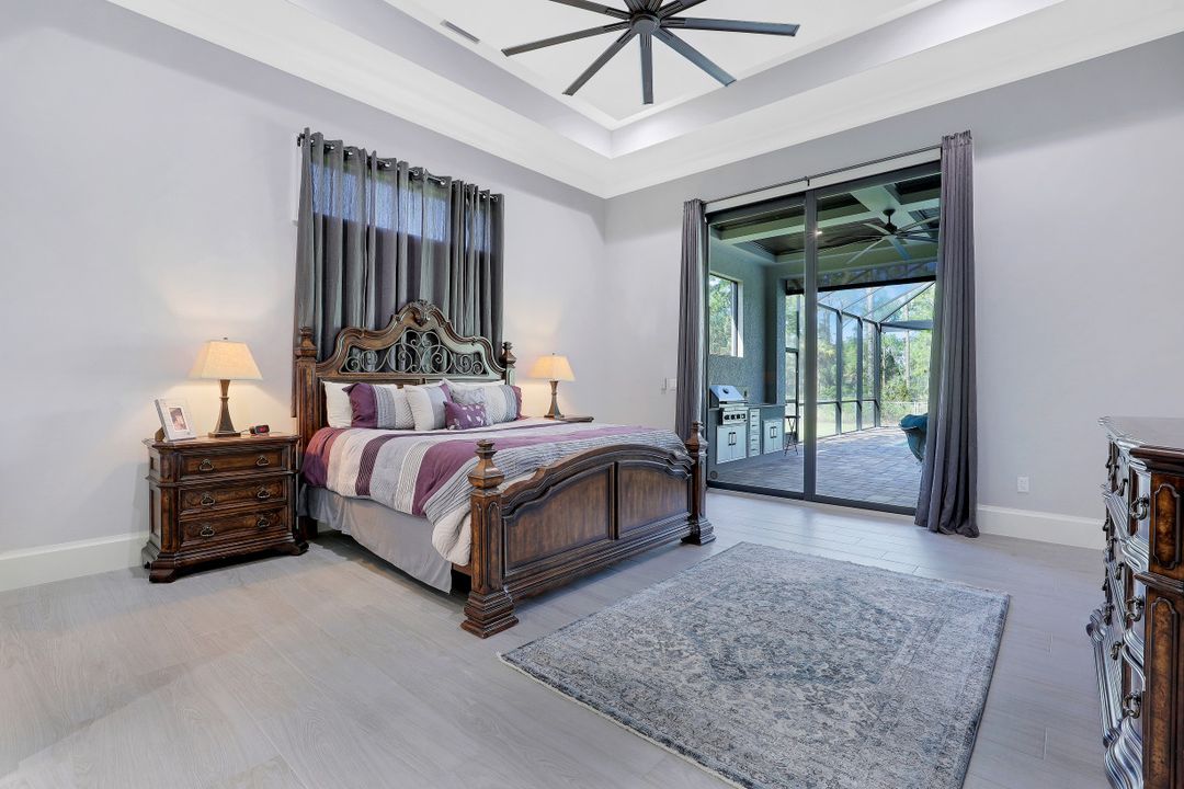 631 25th St SW, Naples, FL 34117