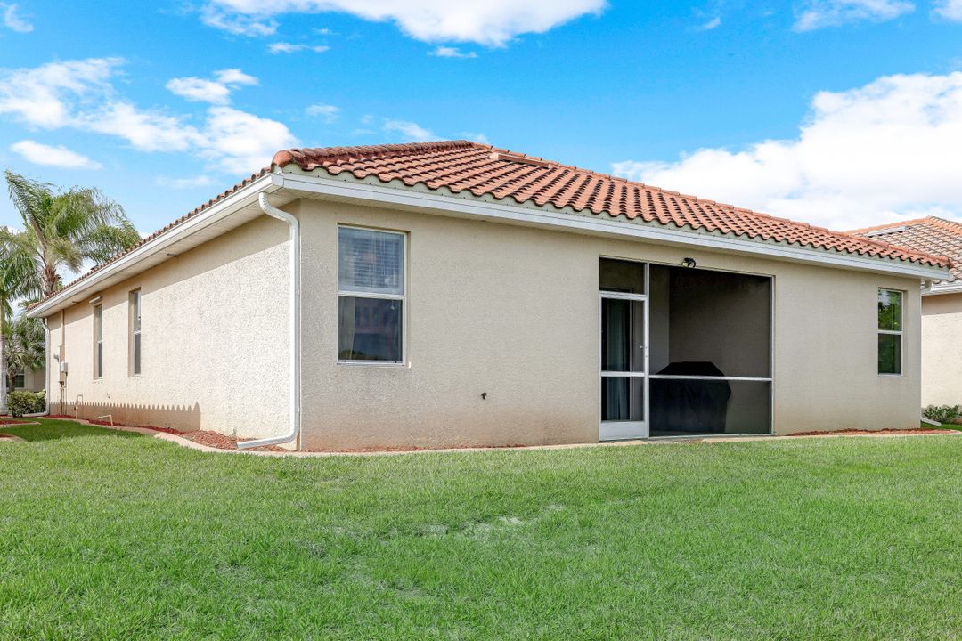 11435 Icarus Cir, Lehigh Acres, FL 33971