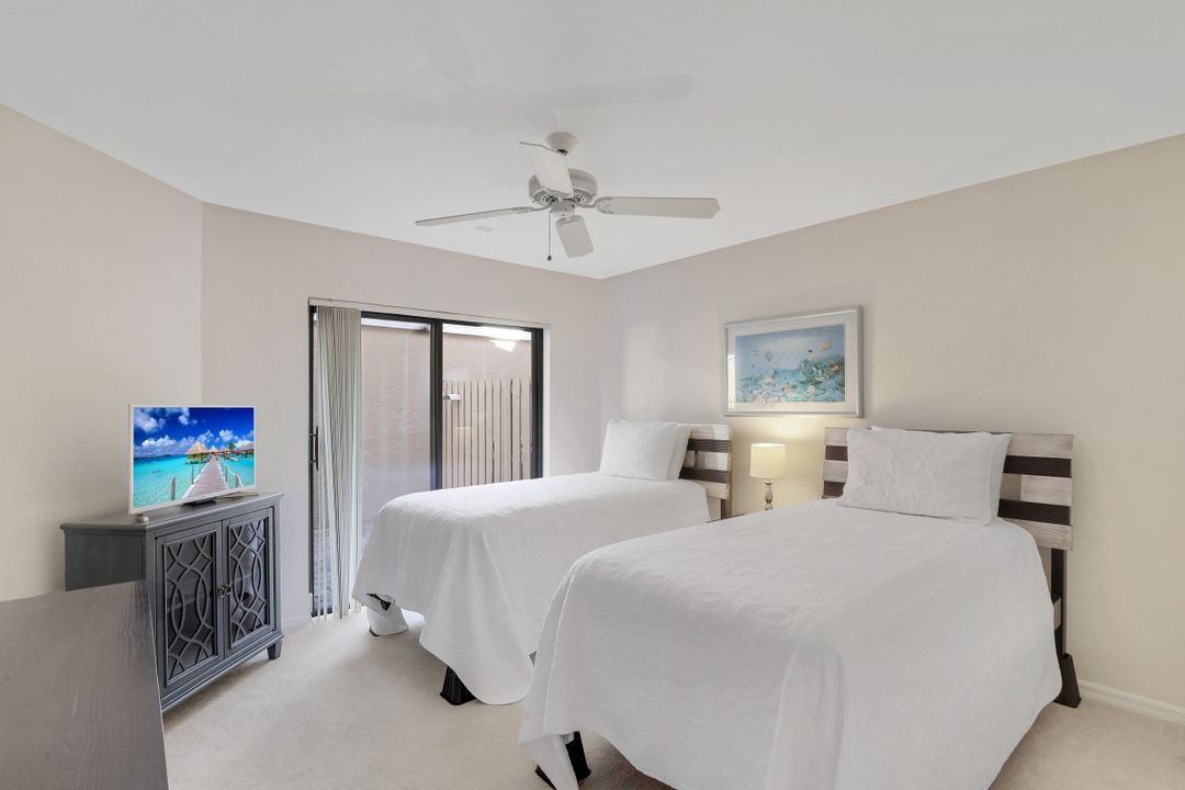 547 Beachwalk Cir, Naples, FL 34108