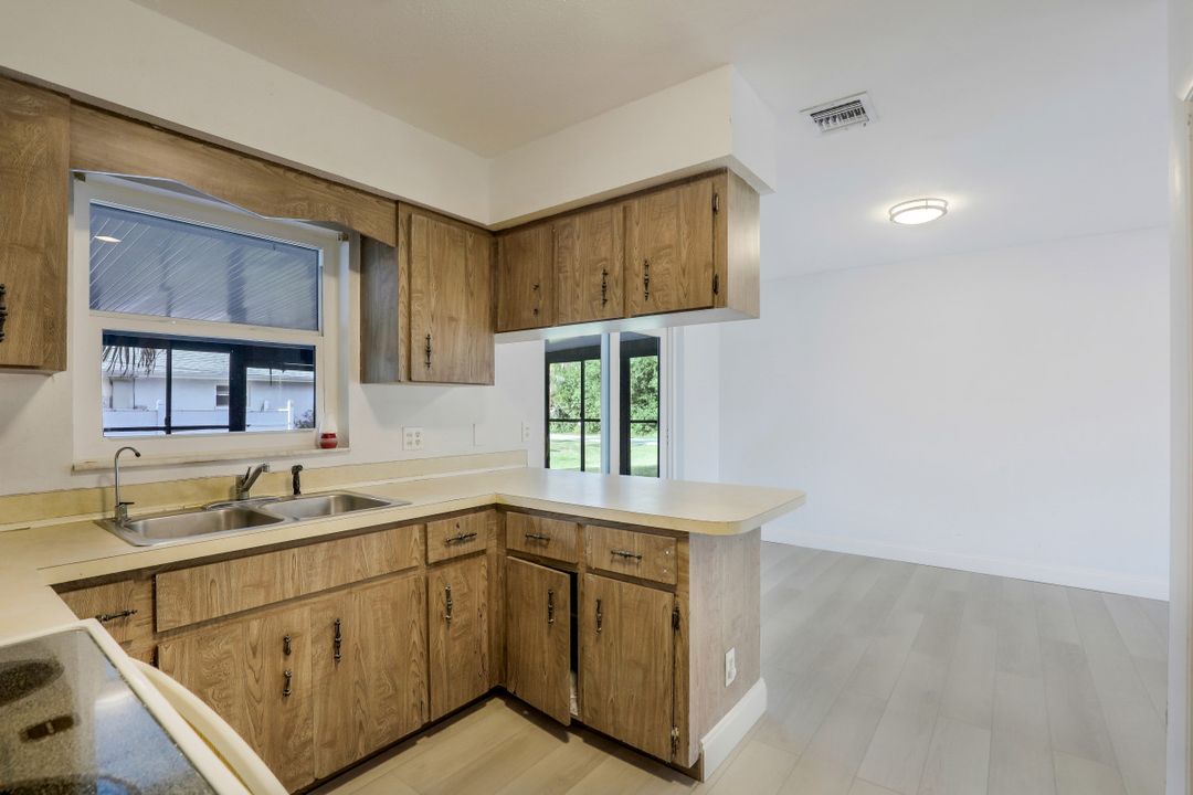 9404 Brewton Ave, Englewood, FL 34224