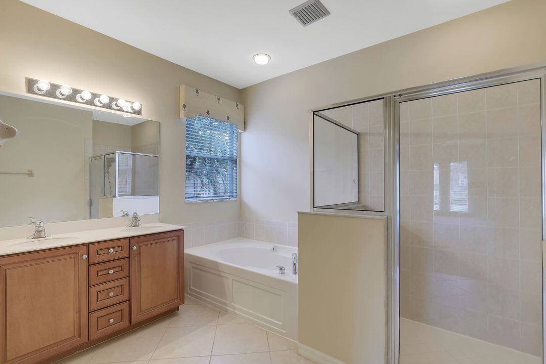 20060 Rookery Dr, Estero, FL 33928