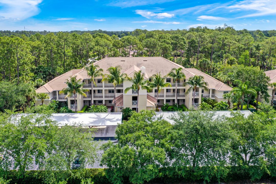 1886 Tarpon Bay Dr S #304, Naples, FL 34119