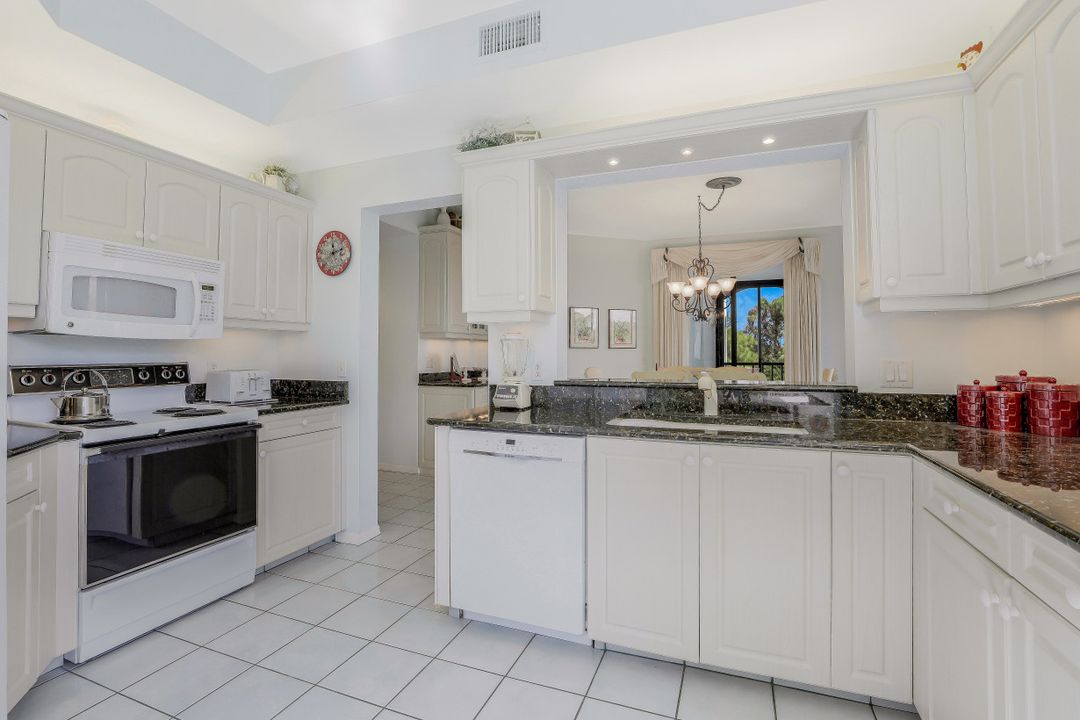 6500 Valen Way #402, Naples, FL 34108