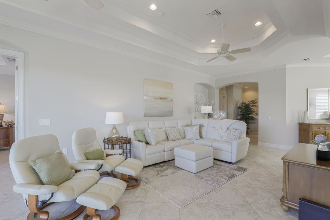 8843 Nautical Landing Cir #201, Naples, FL 34120