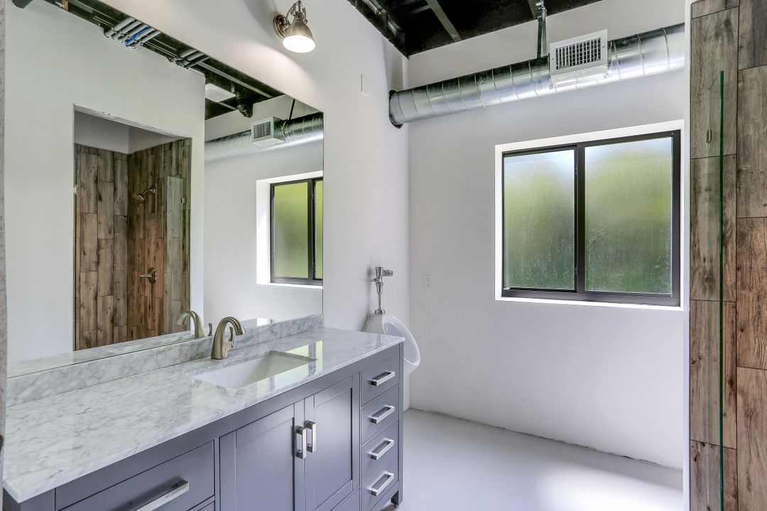 4441 5th Ave NW, Naples, FL 34119