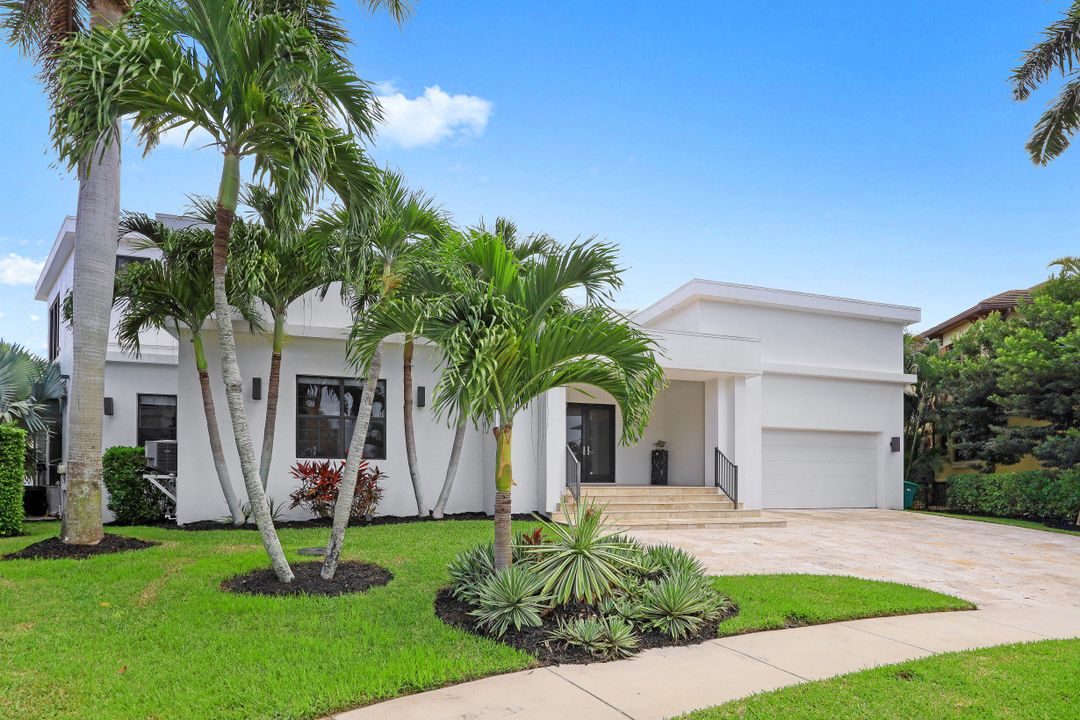 480 Parkhouse Ct, Marco Island, FL 34145