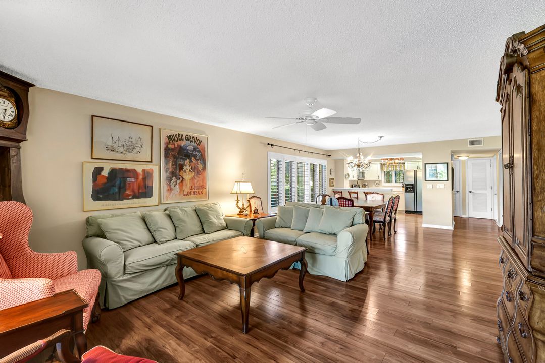 1617 Spoonbill Ln, Naples, FL 34105