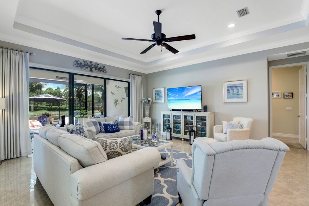 3646 Santaren Ct, Naples, FL 34119