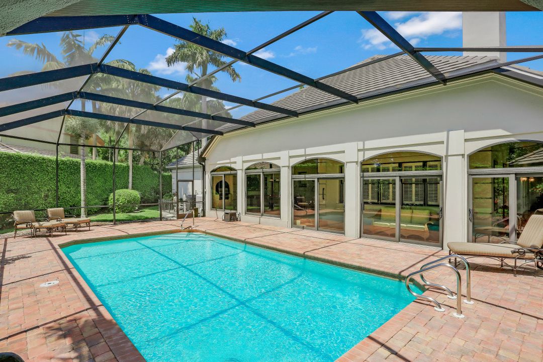 726 Bay Tree Ct, Naples, FL 34108