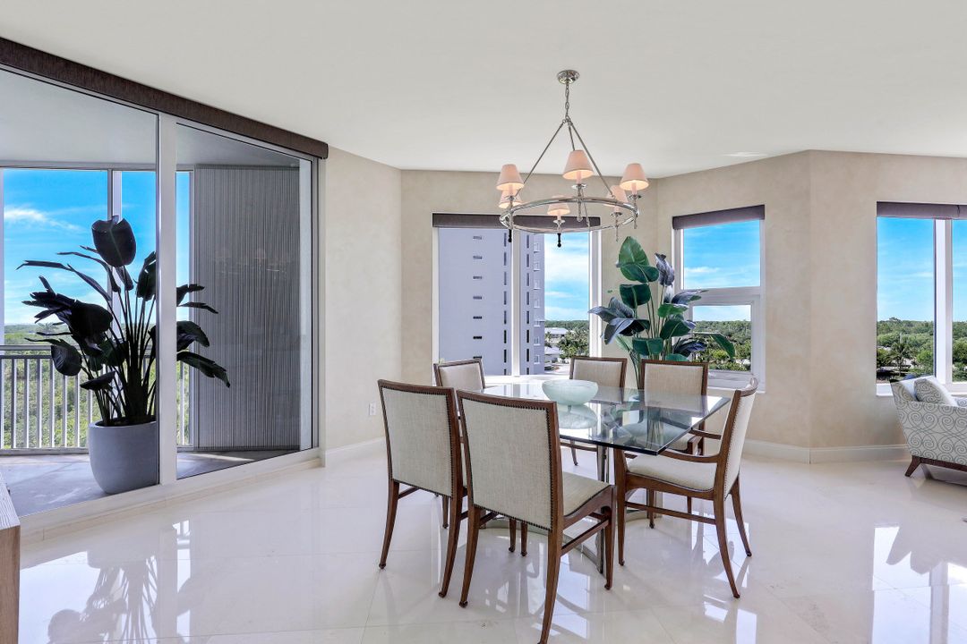 13675 Vanderbilt Dr #610, Naples, FL 34110