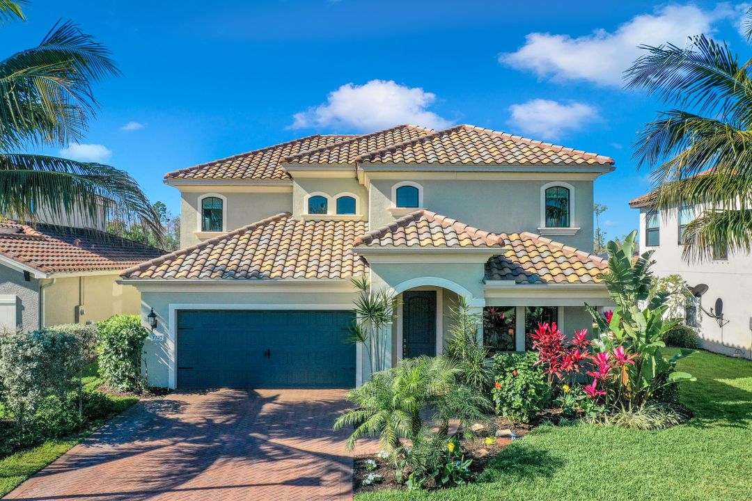 7742 Cypress Walk Dr, Fort Myers, FL 33966