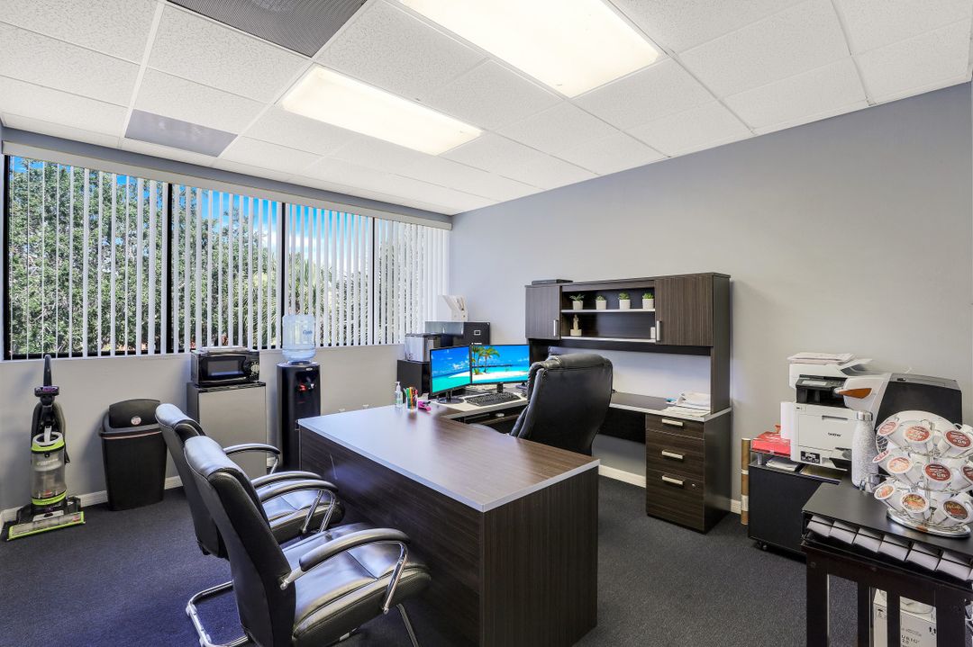 5430 Jaeger Rd, Naples, FL 34109