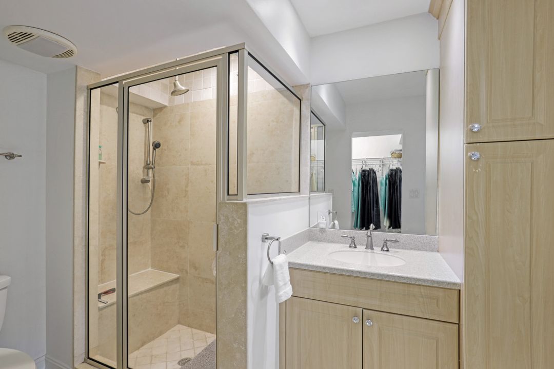 788 Park Shore Dr #H13, Naples, FL 34103