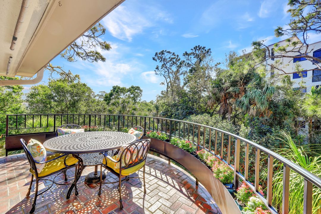 6710 Pelican Bay Blvd #435, Naples, FL 34108