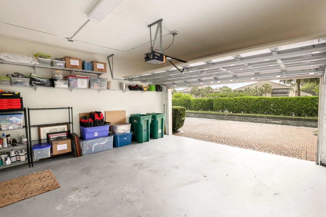 8157 Saratoga Dr #1501, Naples, FL 34113