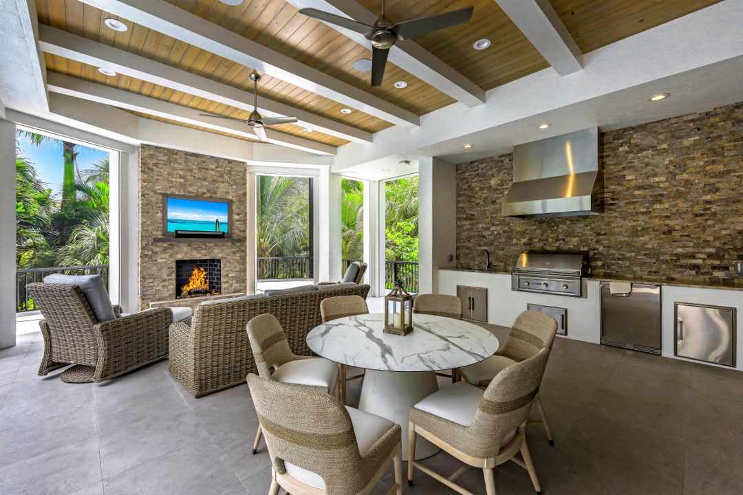 261 Hideaway Cir N, Marco Island, FL 34145