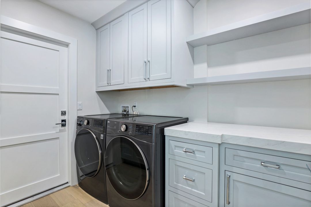 7525 Cordoba Cir, Naples, FL 34109