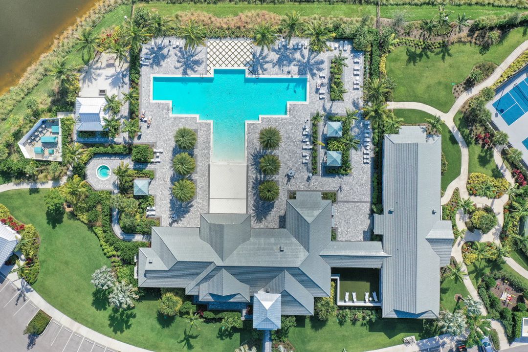 8961 Mustique Ln, Naples, FL 34114