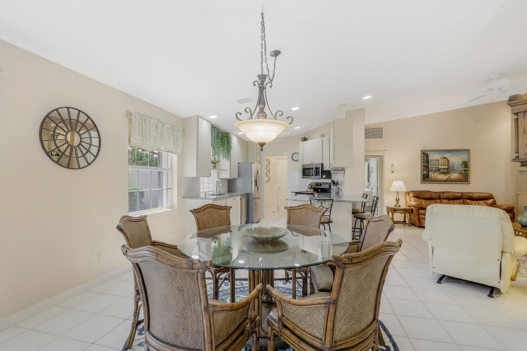 3687 El Segundo Ct, Naples, FL 34109