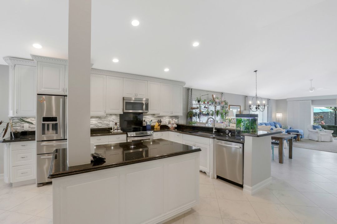 768 101st Ave N, Naples, FL 34108