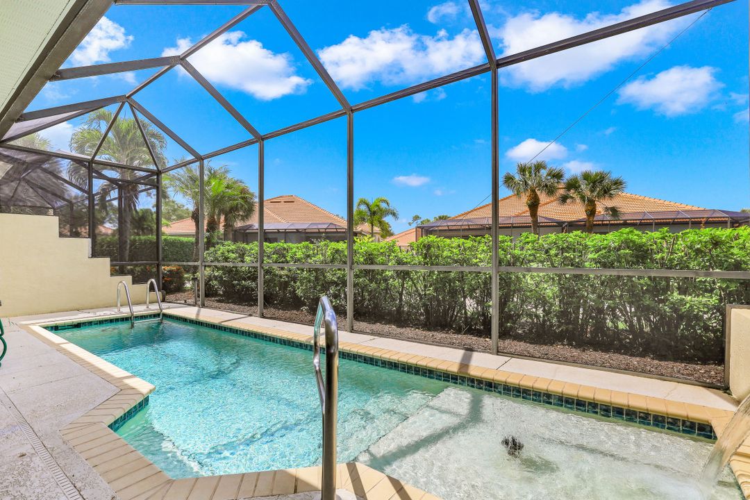 12655 Fox Ridge Dr, Bonita Springs, FL 34135