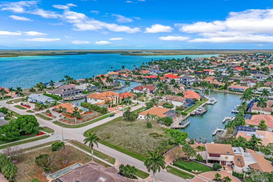 450 Balsam Ct, Marco Island, FL 34145