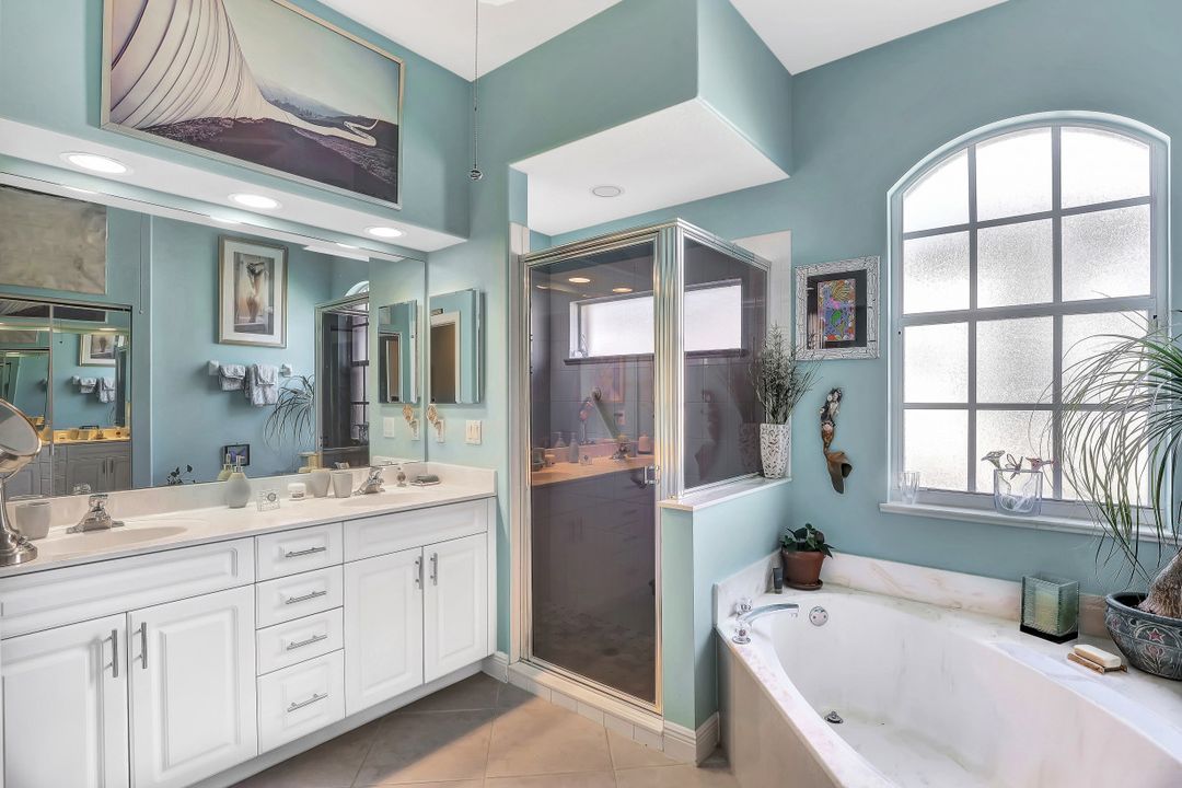 8054 Tauren Ct, Naples, FL 34119