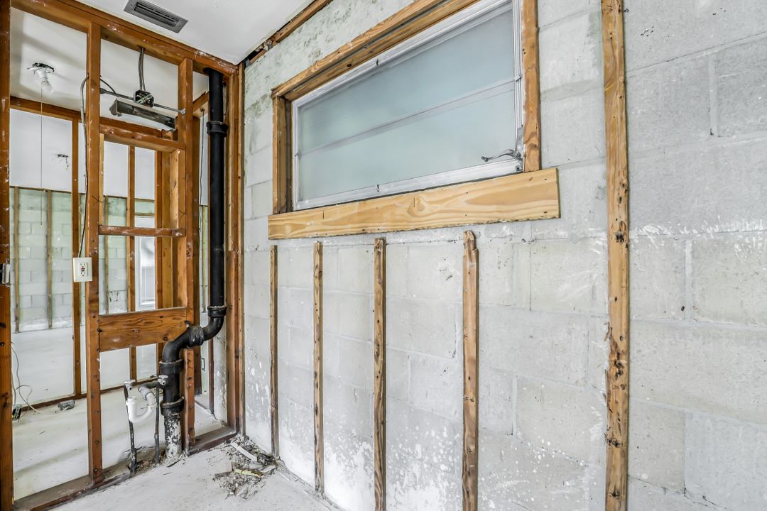 10390 River Dr, Bonita Springs, FL 34135